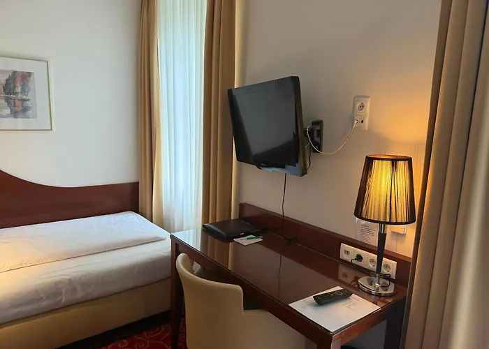 Jaeger Hotel