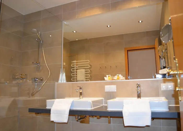 Jaeger Hotel 4*