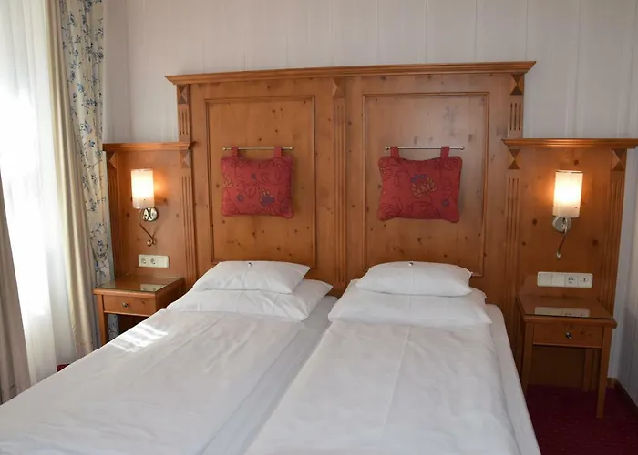 Jaeger Hotel 4*