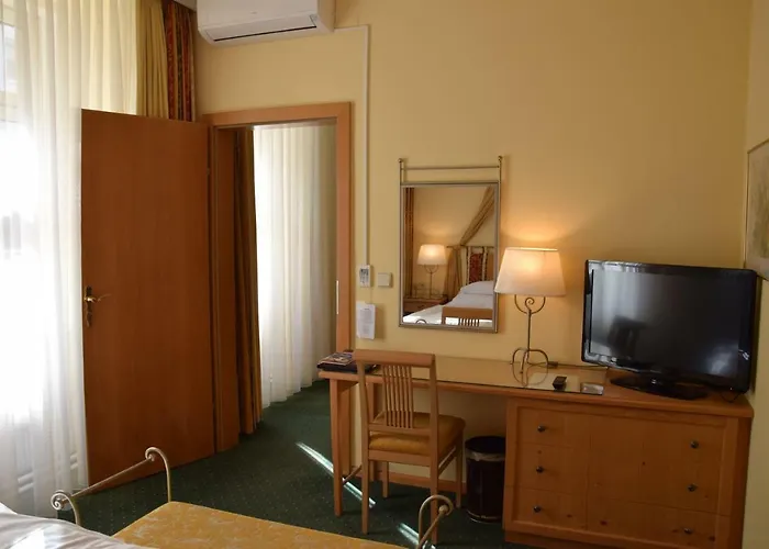 Jaeger Hotel